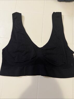 Seamless Black Comfort Wireless Bra - Women's Intimates